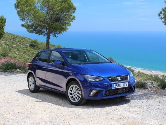 Location de véhicule à Saint Martin : Seat Ibiza - Rev' CAR